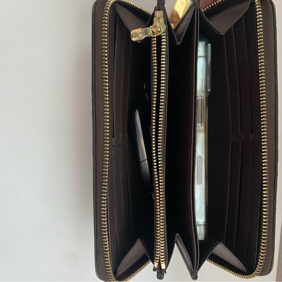 LOUIS VUITTON Damier Brown Zippy Wallet w/ Dust Bag | Gold Hardware | Large Size - Picture 7 of 12